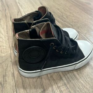 Burberry kids shoes size 31